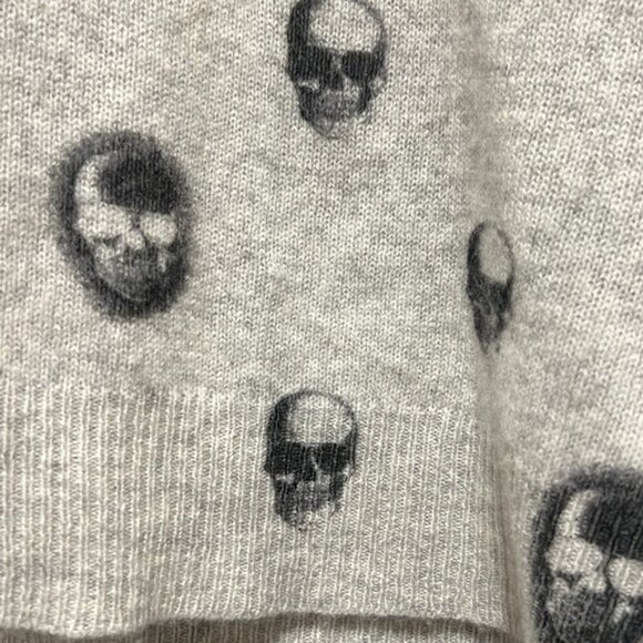 Skull Cashmere Sweater M Soft Halloween Cozy Goth Skulls - Picture 3 of 7